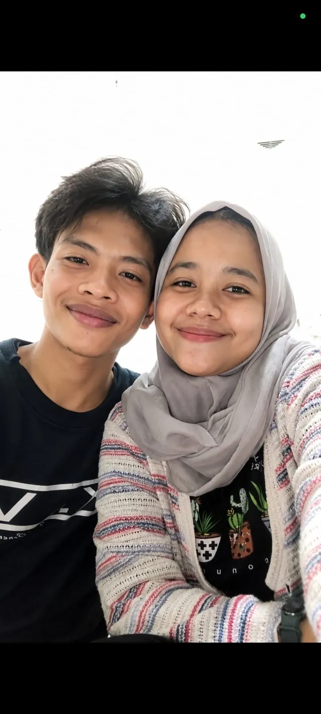 Kolase kenangan Tami dan Gusni